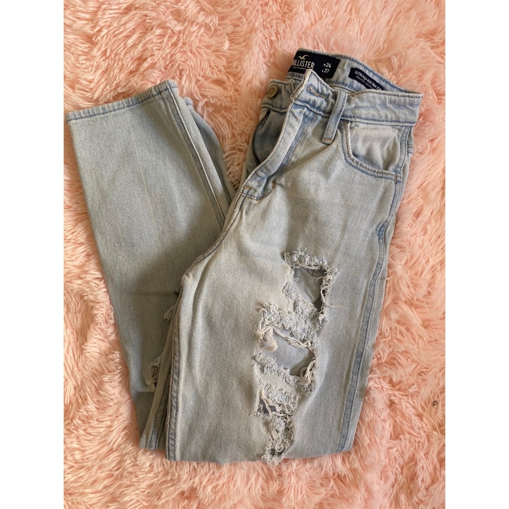 Ultr high rise ripped light wash jeans